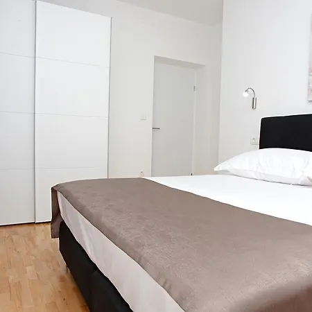 Apartament Besker